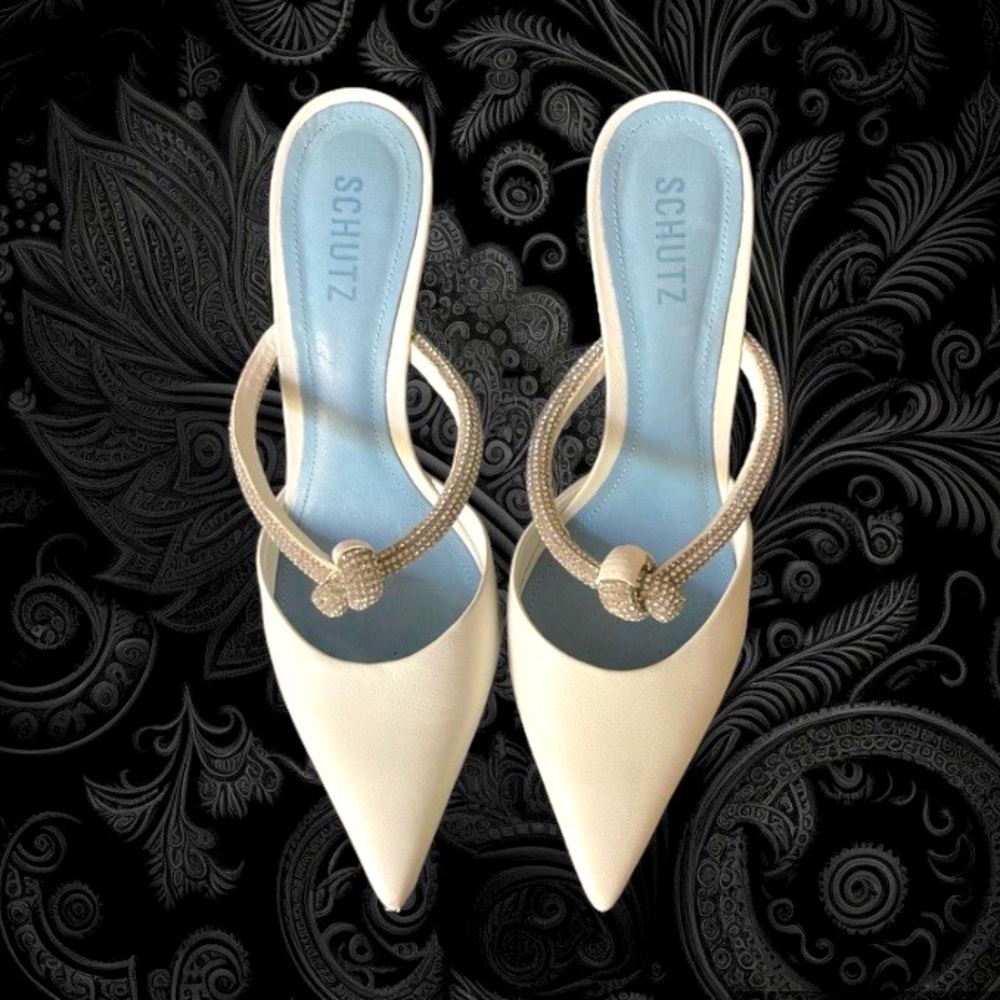 Schutz Pearl Pumps